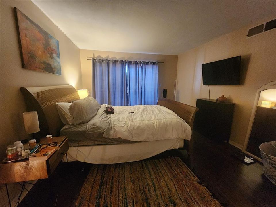 For Rent: $1,450 (1 beds, 1 baths, 775 Square Feet)