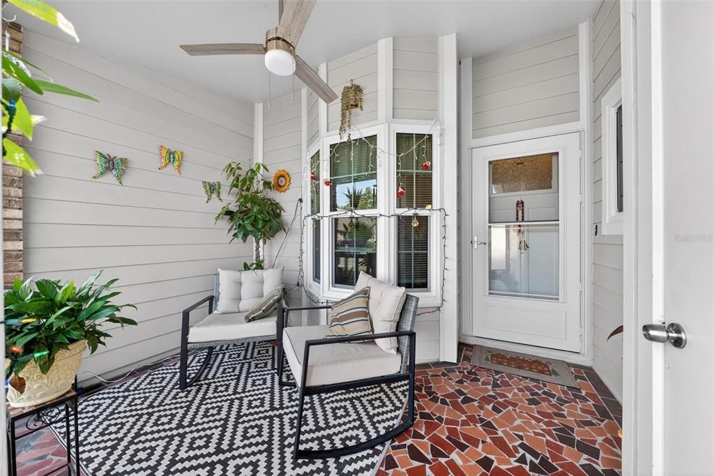 На продажу: $220,000 (2 спален, 2 ванн, 964 Квадратных фут)