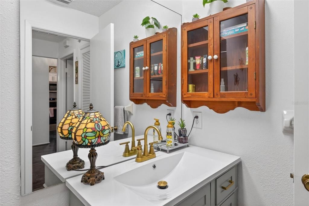 На продажу: $220,000 (2 спален, 2 ванн, 964 Квадратных фут)