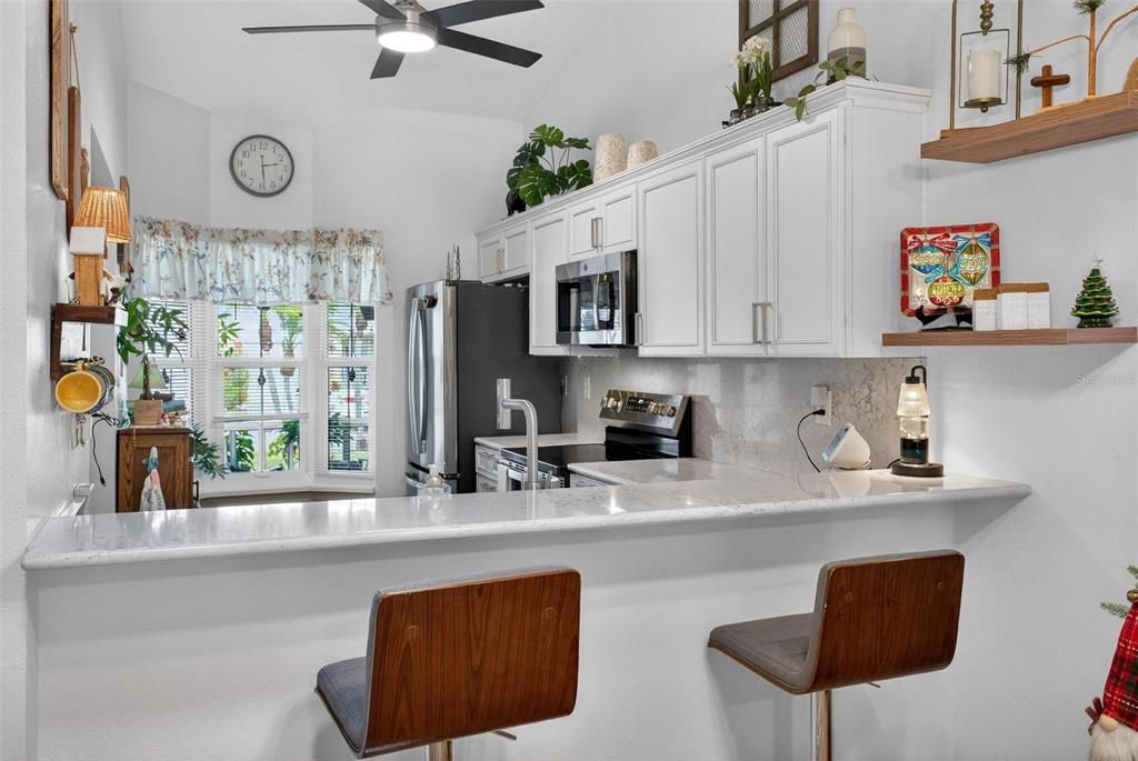 На продажу: $220,000 (2 спален, 2 ванн, 964 Квадратных фут)