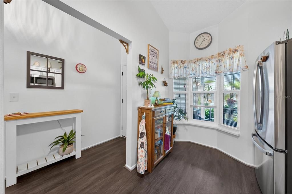 На продажу: $220,000 (2 спален, 2 ванн, 964 Квадратных фут)