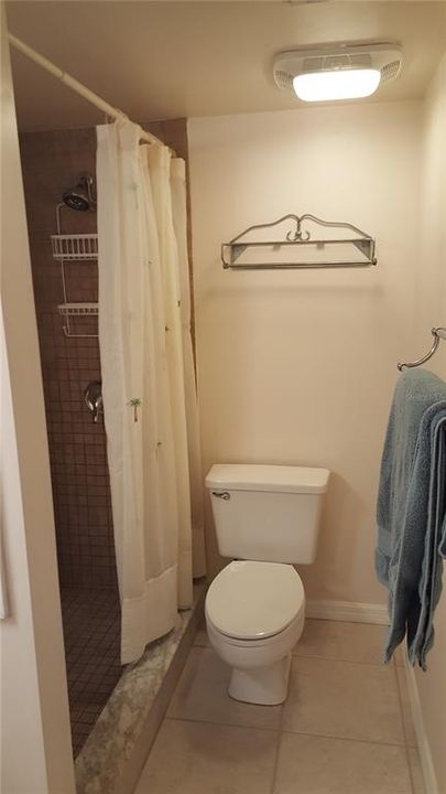 En Venta: $230,000 (2 camas, 2 baños, 1216 Pies cuadrados)