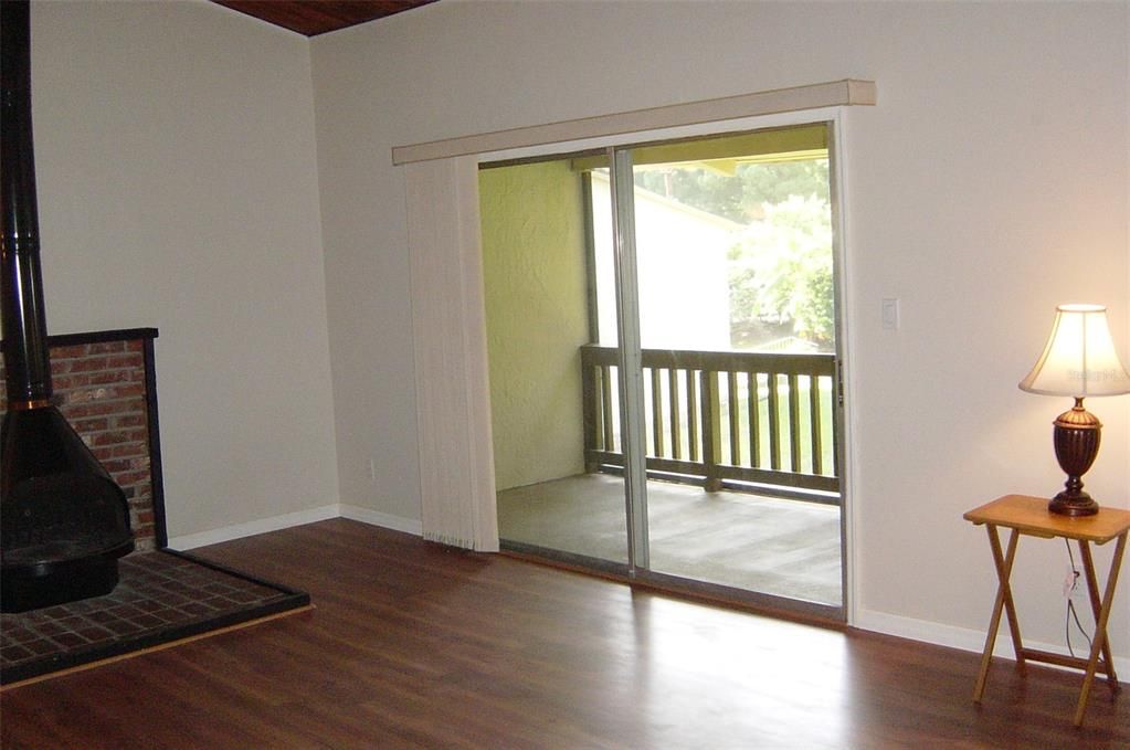 En Venta: $230,000 (2 camas, 2 baños, 1216 Pies cuadrados)