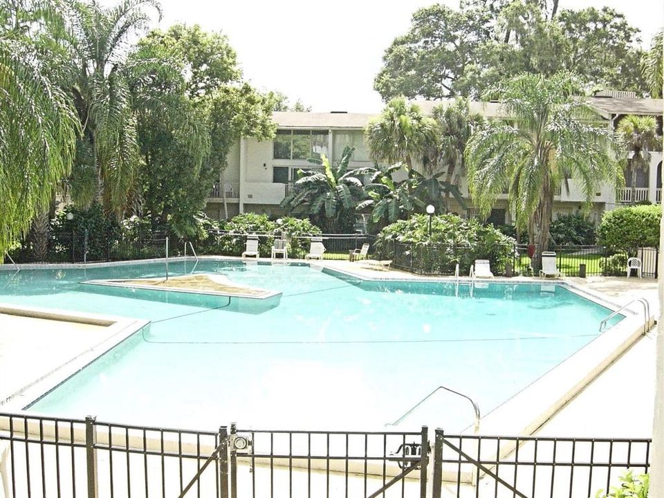 En Venta: $230,000 (2 camas, 2 baños, 1216 Pies cuadrados)