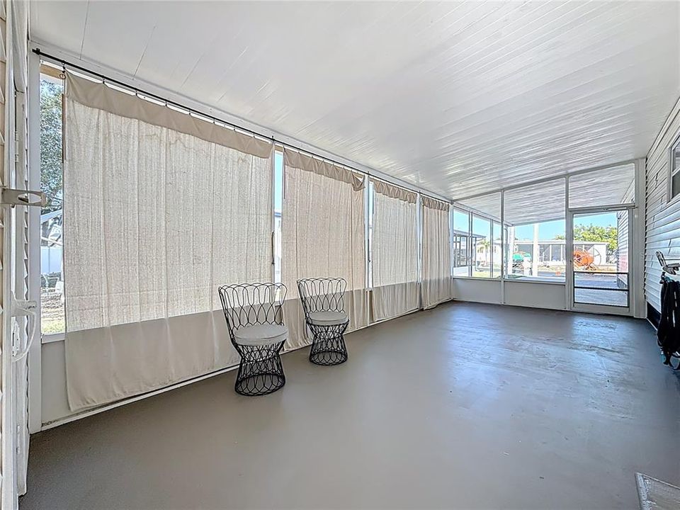 For Sale: $122,500 (2 beds, 1 baths, 797 Square Feet)