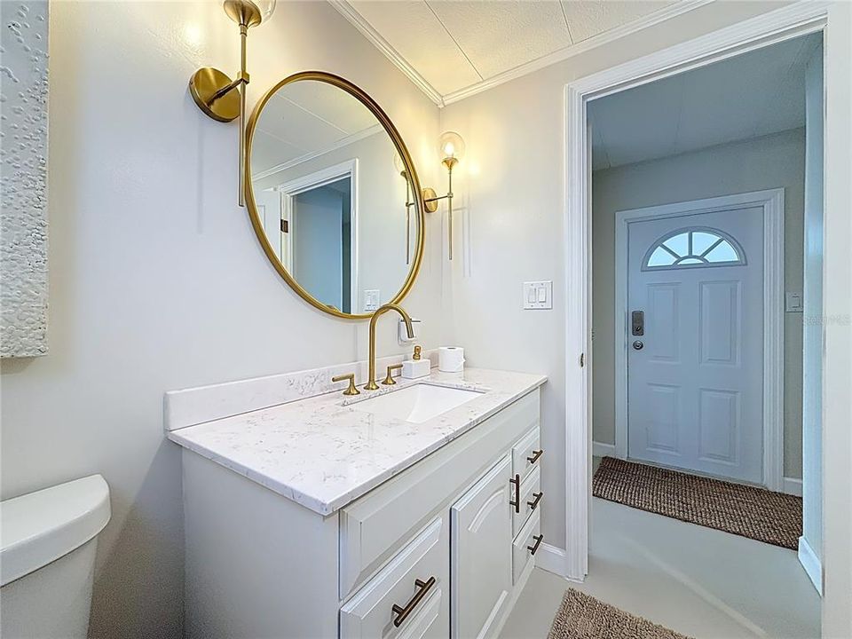 For Sale: $122,500 (2 beds, 1 baths, 797 Square Feet)