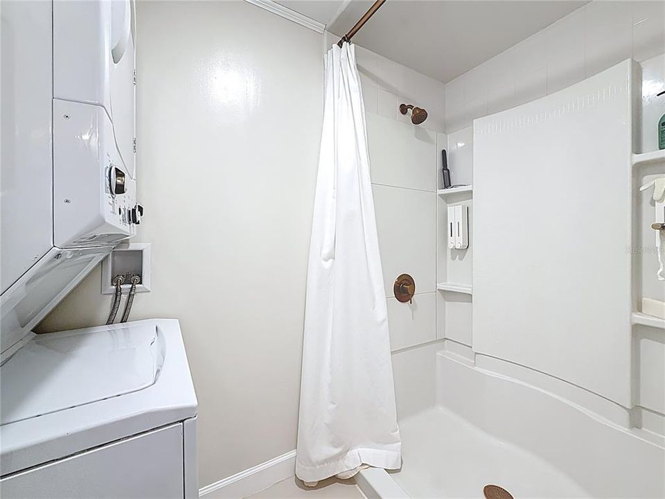 For Sale: $122,500 (2 beds, 1 baths, 797 Square Feet)