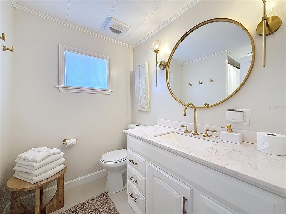 For Sale: $122,500 (2 beds, 1 baths, 797 Square Feet)