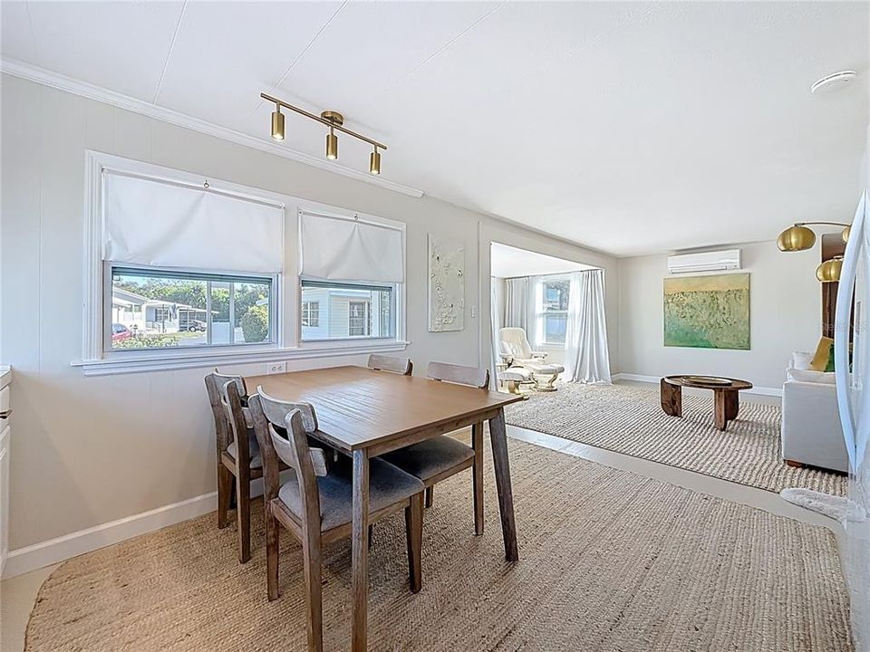 For Sale: $122,500 (2 beds, 1 baths, 797 Square Feet)