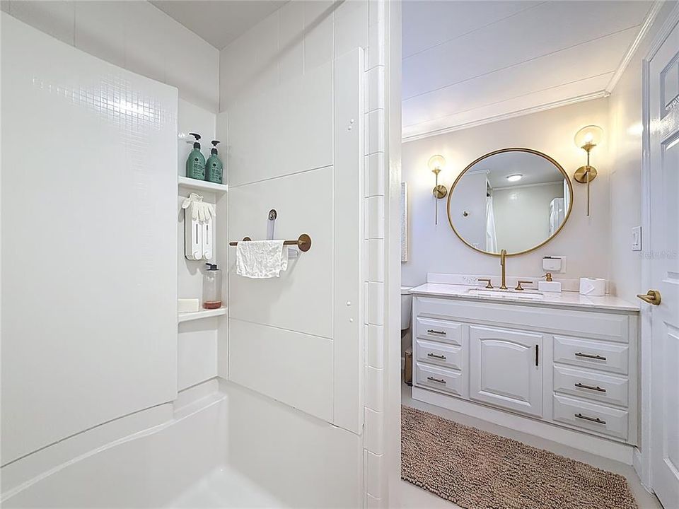 For Sale: $122,500 (2 beds, 1 baths, 797 Square Feet)