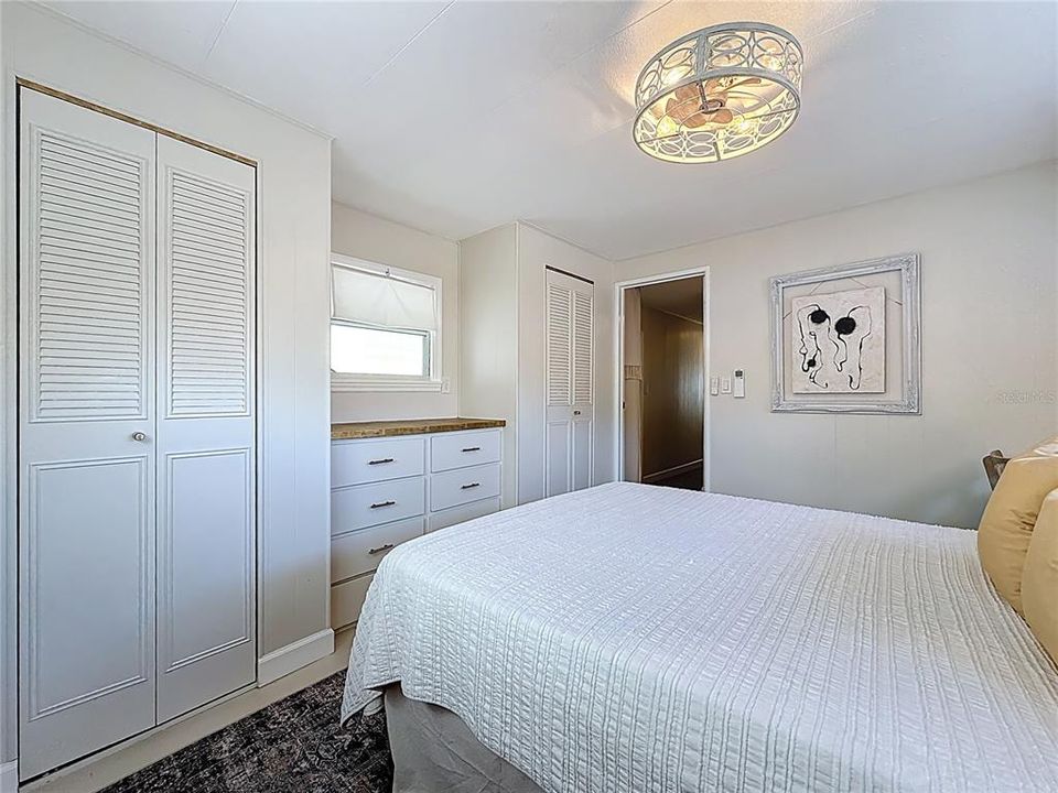 For Sale: $122,500 (2 beds, 1 baths, 797 Square Feet)