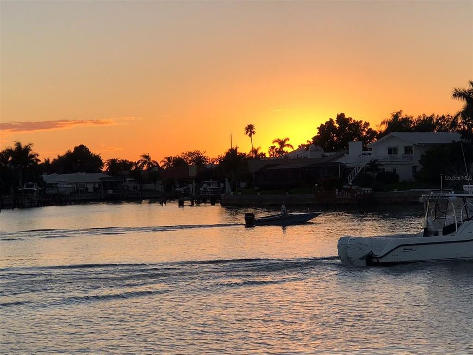 待售: $1,059,000 (3 贝兹, 2 浴室, 2437 平方英尺)