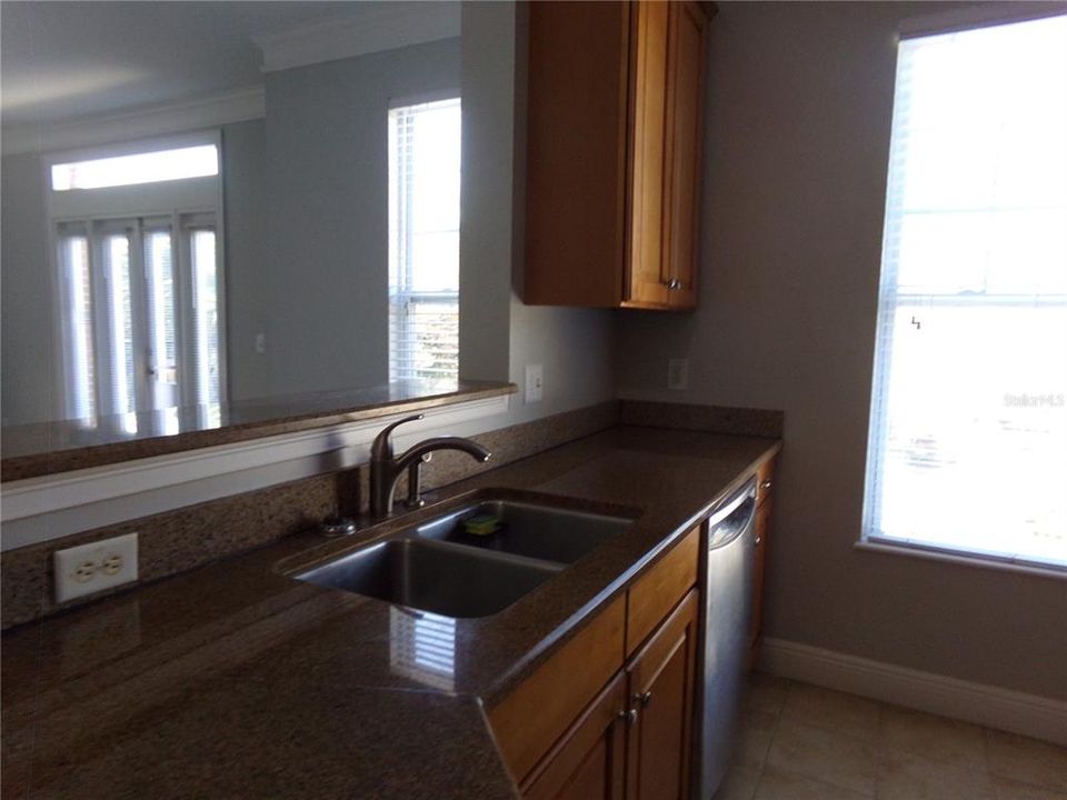 For Rent: $2,000 (2 beds, 2 baths, 1068 Square Feet)