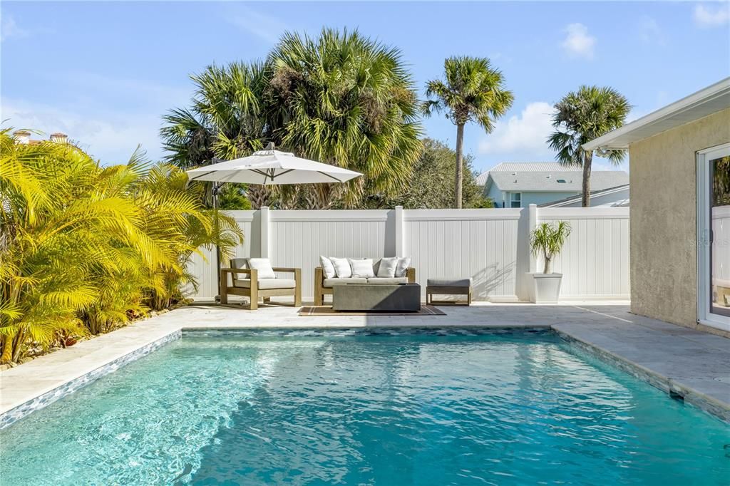 En Venta: $1,250,000 (3 camas, 2 baños, 1600 Pies cuadrados)