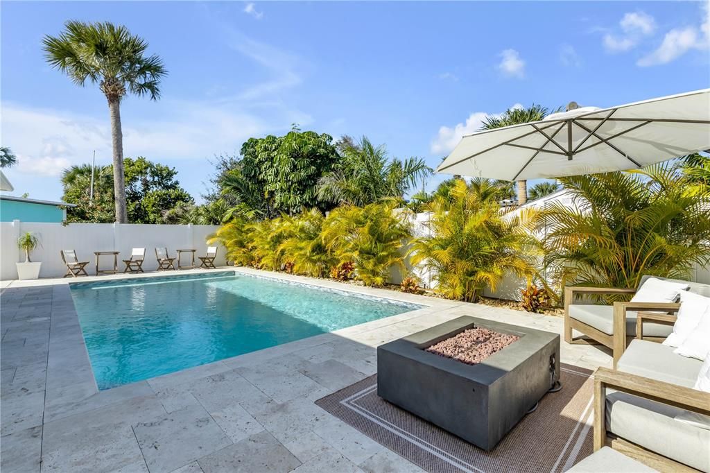 En Venta: $1,250,000 (3 camas, 2 baños, 1600 Pies cuadrados)