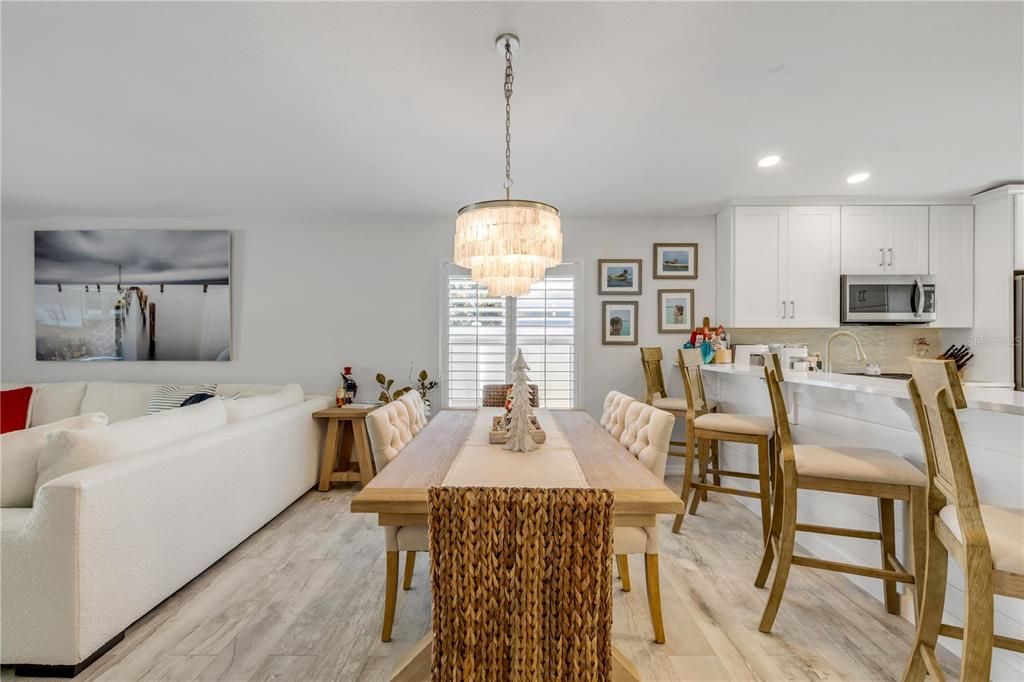 En Venta: $1,250,000 (3 camas, 2 baños, 1600 Pies cuadrados)