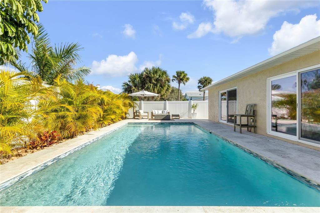 En Venta: $1,250,000 (3 camas, 2 baños, 1600 Pies cuadrados)