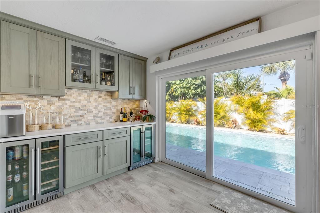 En Venta: $1,250,000 (3 camas, 2 baños, 1600 Pies cuadrados)