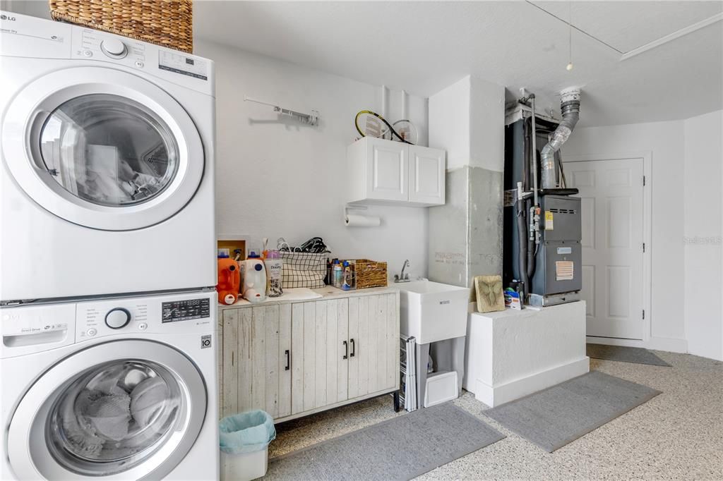 En Venta: $1,250,000 (3 camas, 2 baños, 1600 Pies cuadrados)