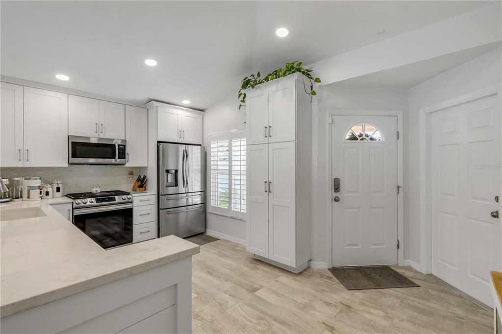 En Venta: $1,250,000 (3 camas, 2 baños, 1600 Pies cuadrados)