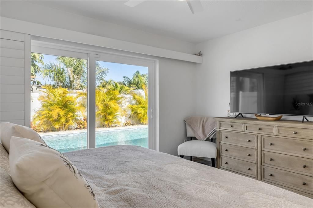 En Venta: $1,250,000 (3 camas, 2 baños, 1600 Pies cuadrados)