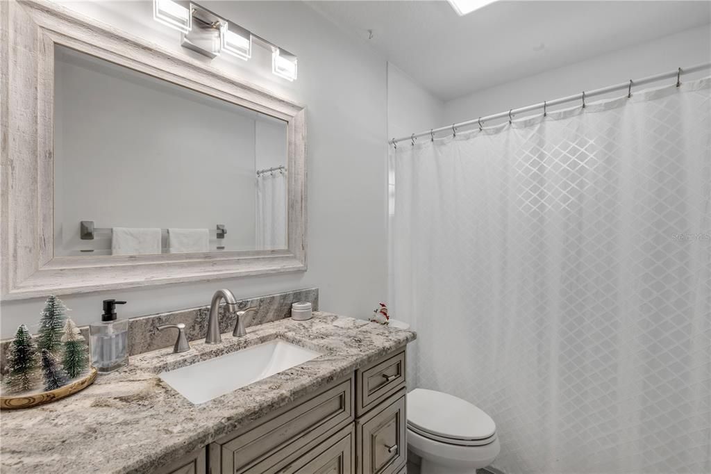 En Venta: $1,250,000 (3 camas, 2 baños, 1600 Pies cuadrados)