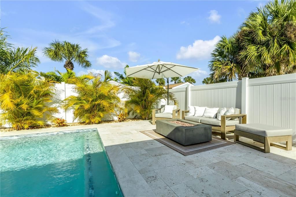 En Venta: $1,250,000 (3 camas, 2 baños, 1600 Pies cuadrados)