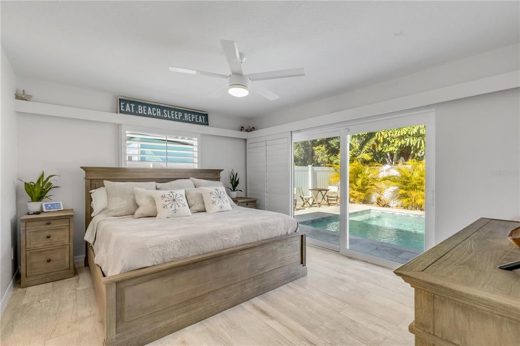 En Venta: $1,250,000 (3 camas, 2 baños, 1600 Pies cuadrados)