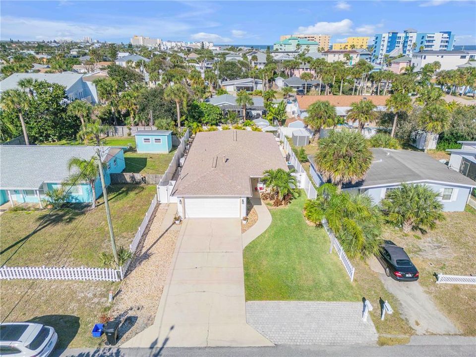 En Venta: $1,250,000 (3 camas, 2 baños, 1600 Pies cuadrados)