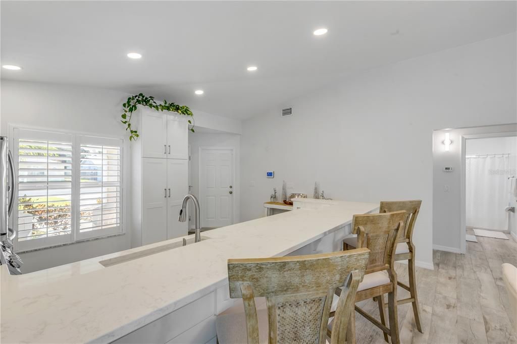 En Venta: $1,250,000 (3 camas, 2 baños, 1600 Pies cuadrados)