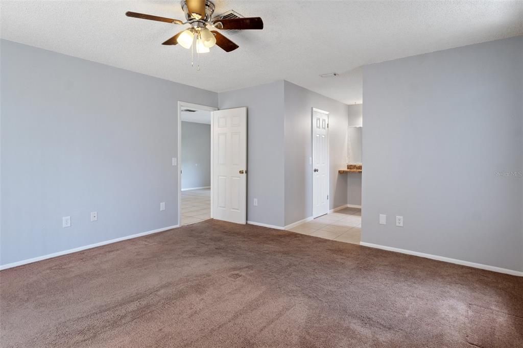 待售: $235,000 (2 贝兹, 2 浴室, 1159 平方英尺)