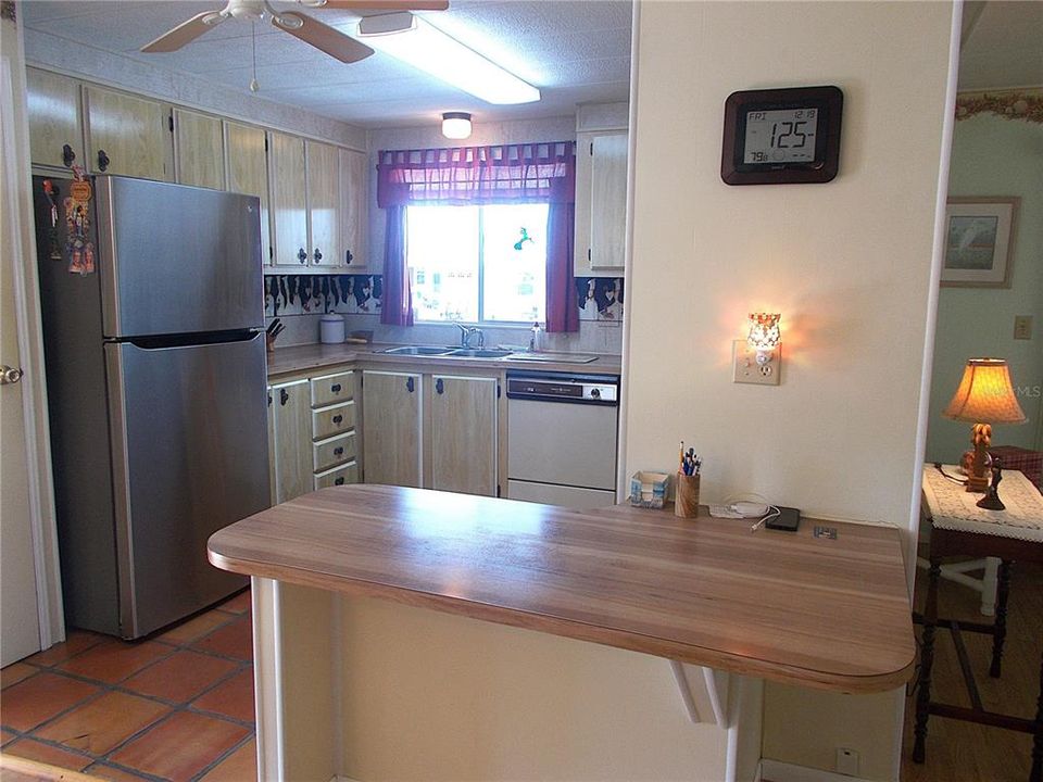 For Sale: $139,500 (2 beds, 2 baths, 1055 Square Feet)