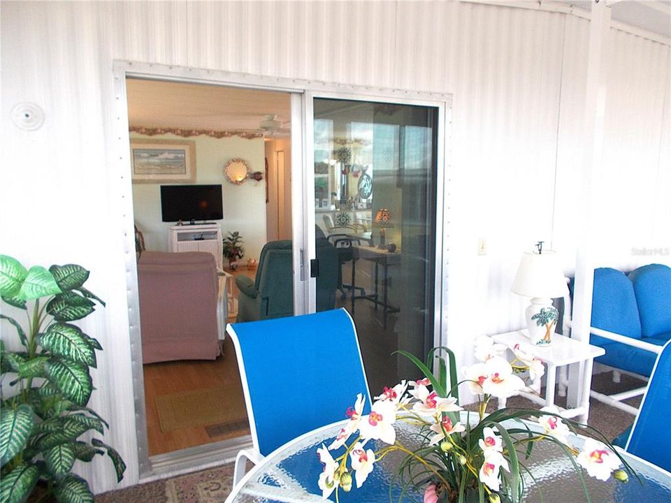 For Sale: $139,500 (2 beds, 2 baths, 1055 Square Feet)