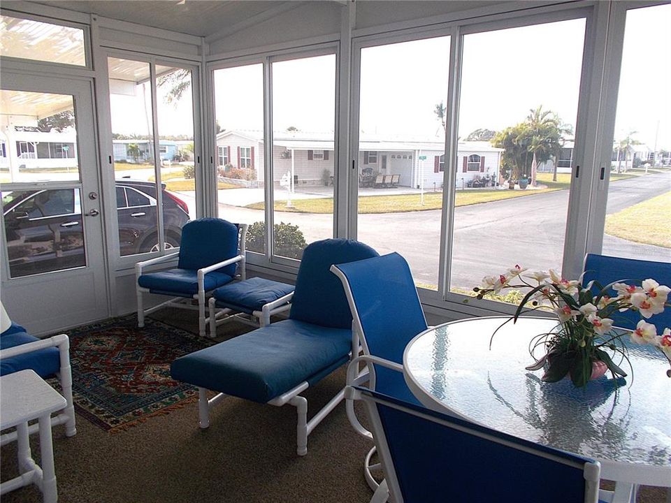 For Sale: $139,500 (2 beds, 2 baths, 1055 Square Feet)