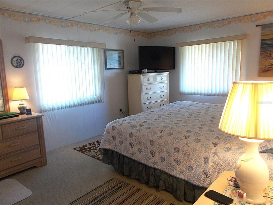 For Sale: $139,500 (2 beds, 2 baths, 1055 Square Feet)