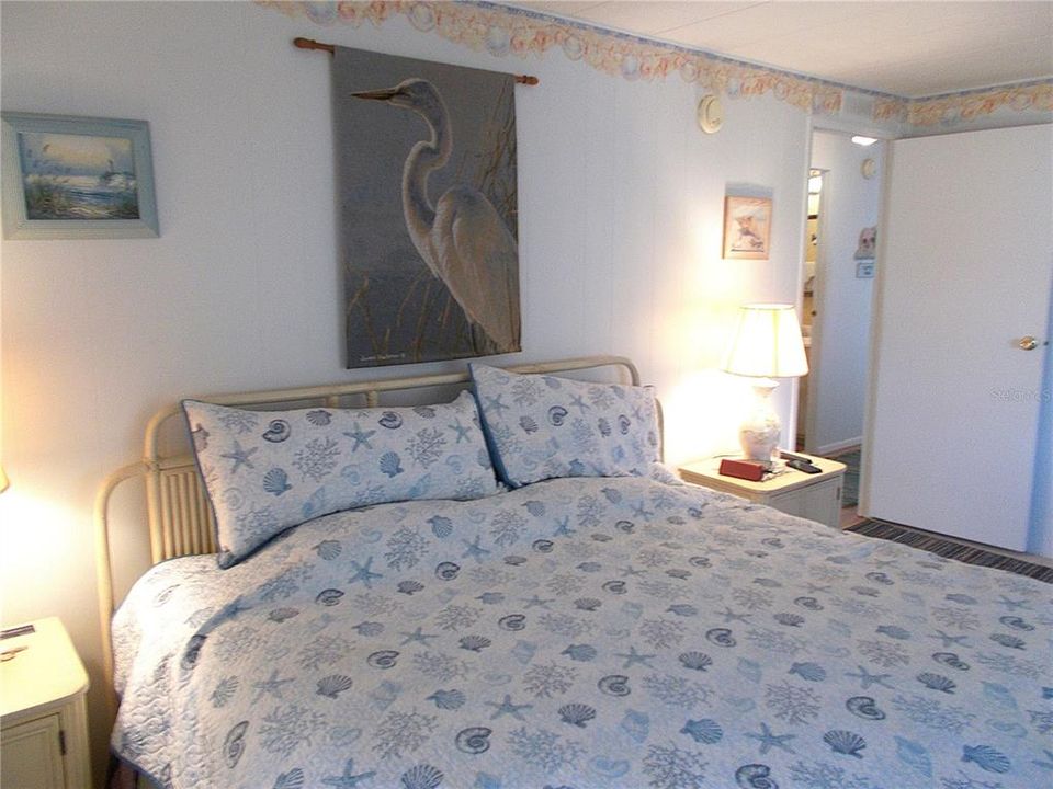 For Sale: $139,500 (2 beds, 2 baths, 1055 Square Feet)