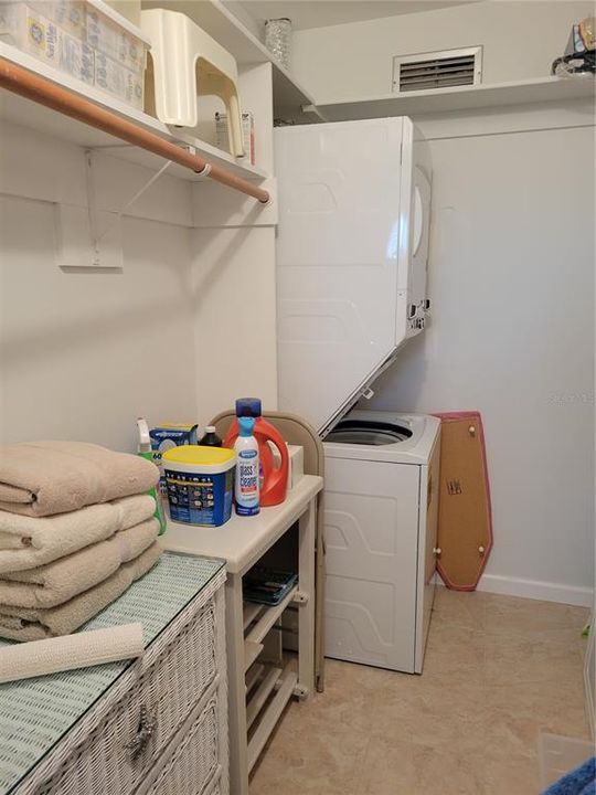 For Rent: $5,000 (2 beds, 2 baths, 1085 Square Feet)