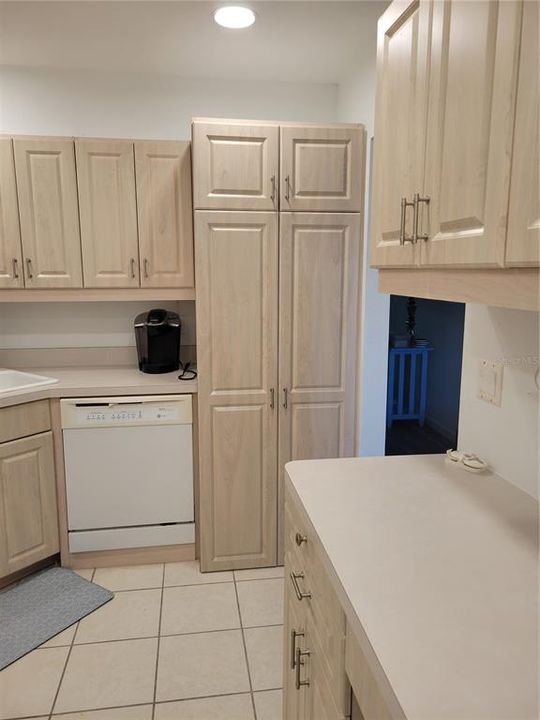For Rent: $5,000 (2 beds, 2 baths, 1085 Square Feet)