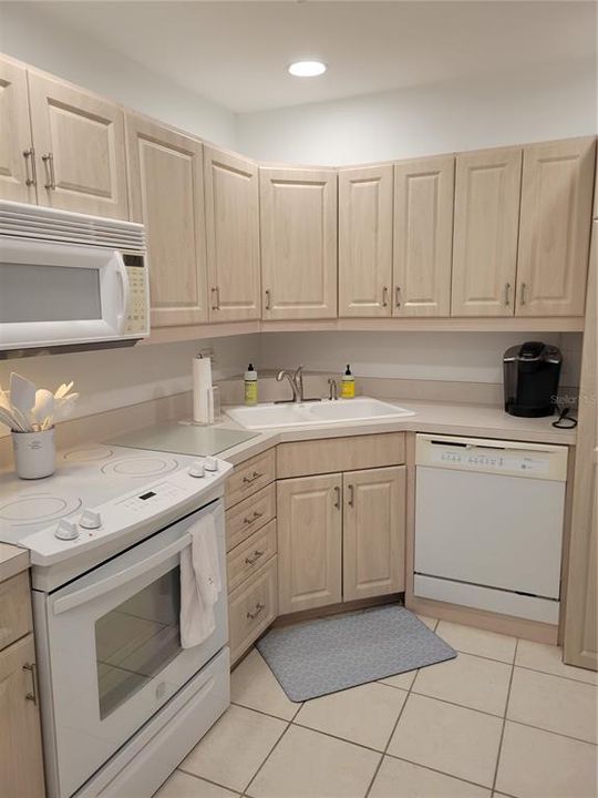 For Rent: $5,000 (2 beds, 2 baths, 1085 Square Feet)