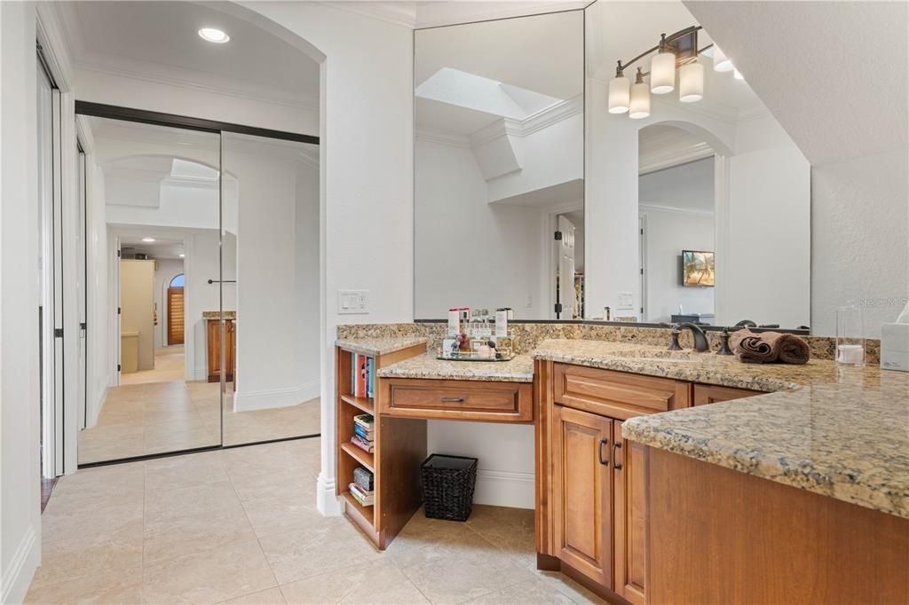 For Sale: $2,290,000 (5 beds, 7 baths, 6287 Square Feet)