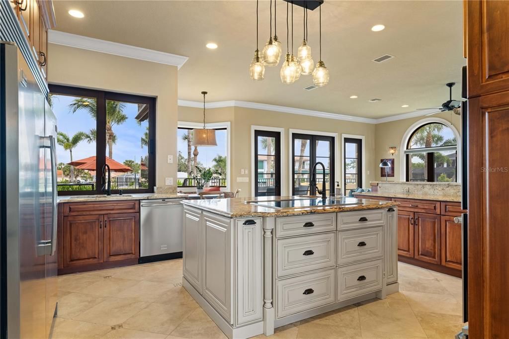 For Sale: $2,290,000 (5 beds, 7 baths, 6287 Square Feet)