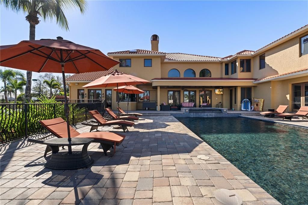 For Sale: $2,290,000 (5 beds, 7 baths, 6287 Square Feet)