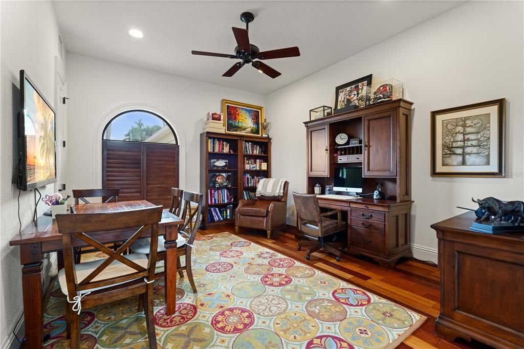 For Sale: $2,290,000 (5 beds, 7 baths, 6287 Square Feet)