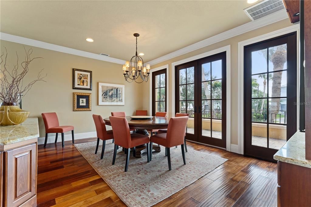 For Sale: $2,290,000 (5 beds, 7 baths, 6287 Square Feet)