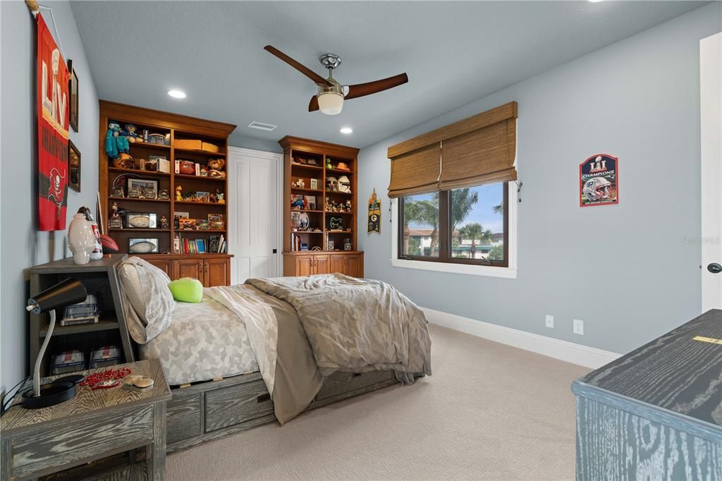 For Sale: $2,290,000 (5 beds, 7 baths, 6287 Square Feet)