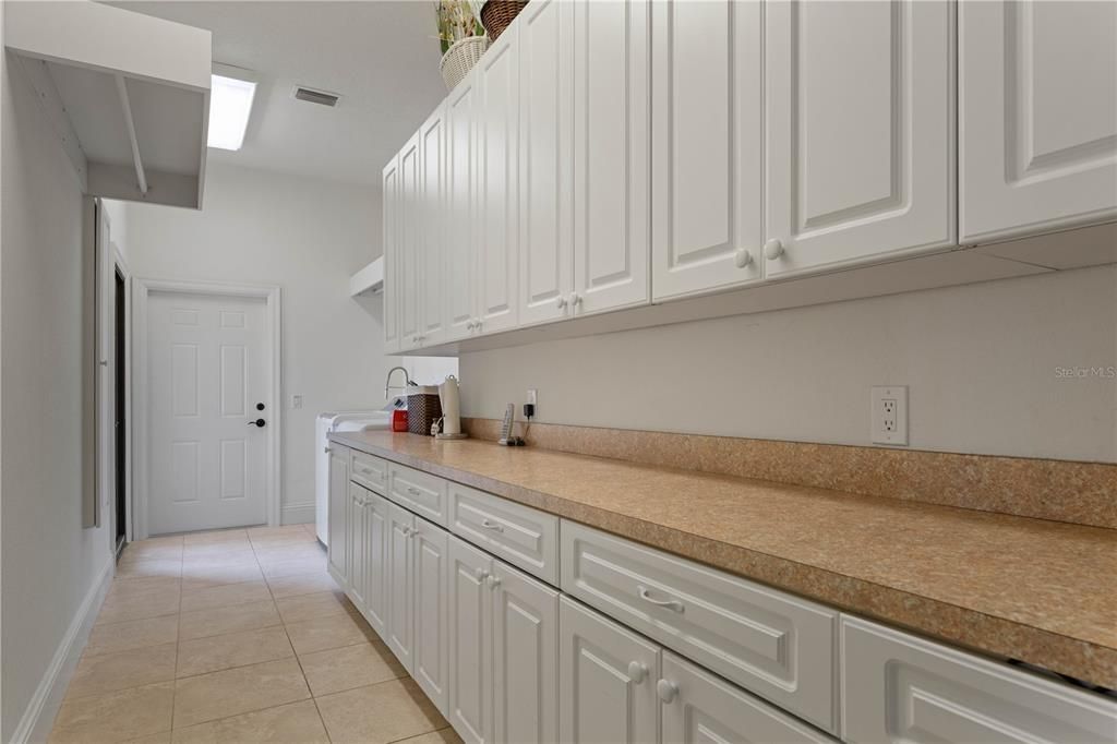 For Sale: $2,290,000 (5 beds, 7 baths, 6287 Square Feet)