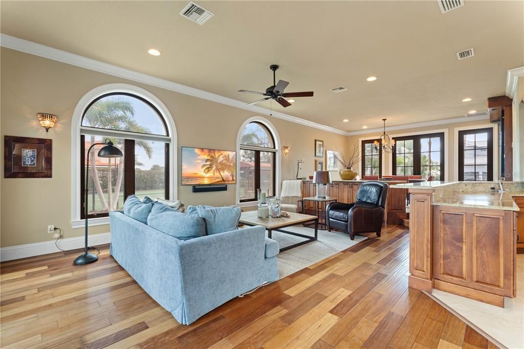 For Sale: $2,290,000 (5 beds, 7 baths, 6287 Square Feet)