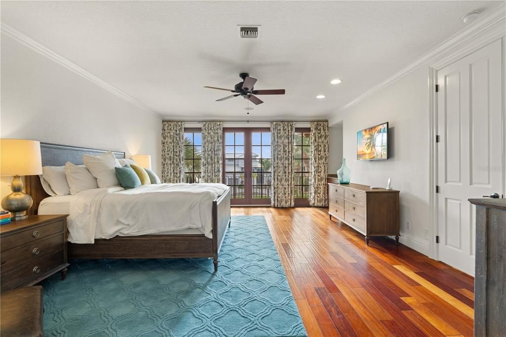 For Sale: $2,290,000 (5 beds, 7 baths, 6287 Square Feet)