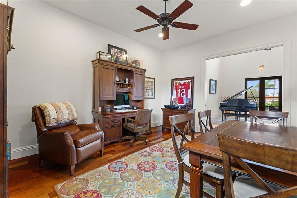 For Sale: $2,290,000 (5 beds, 7 baths, 6287 Square Feet)