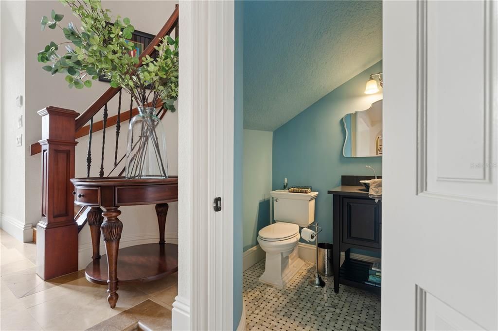 For Sale: $2,290,000 (5 beds, 7 baths, 6287 Square Feet)